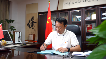 西保集團董事長、總經理李偉鋒獲市“功勛企業家”稱號